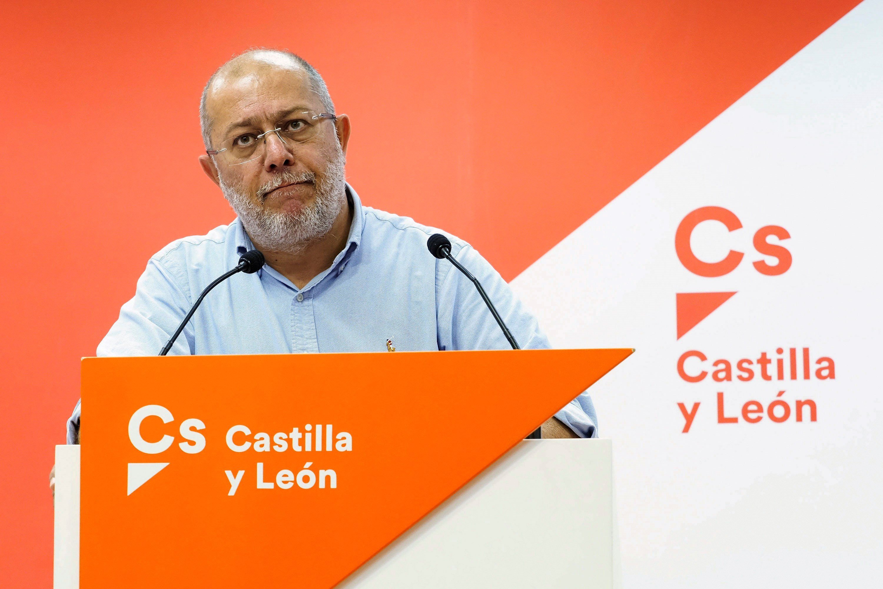 El crítico Igea defiende la abstención de Cs a la investidura de Sánchez