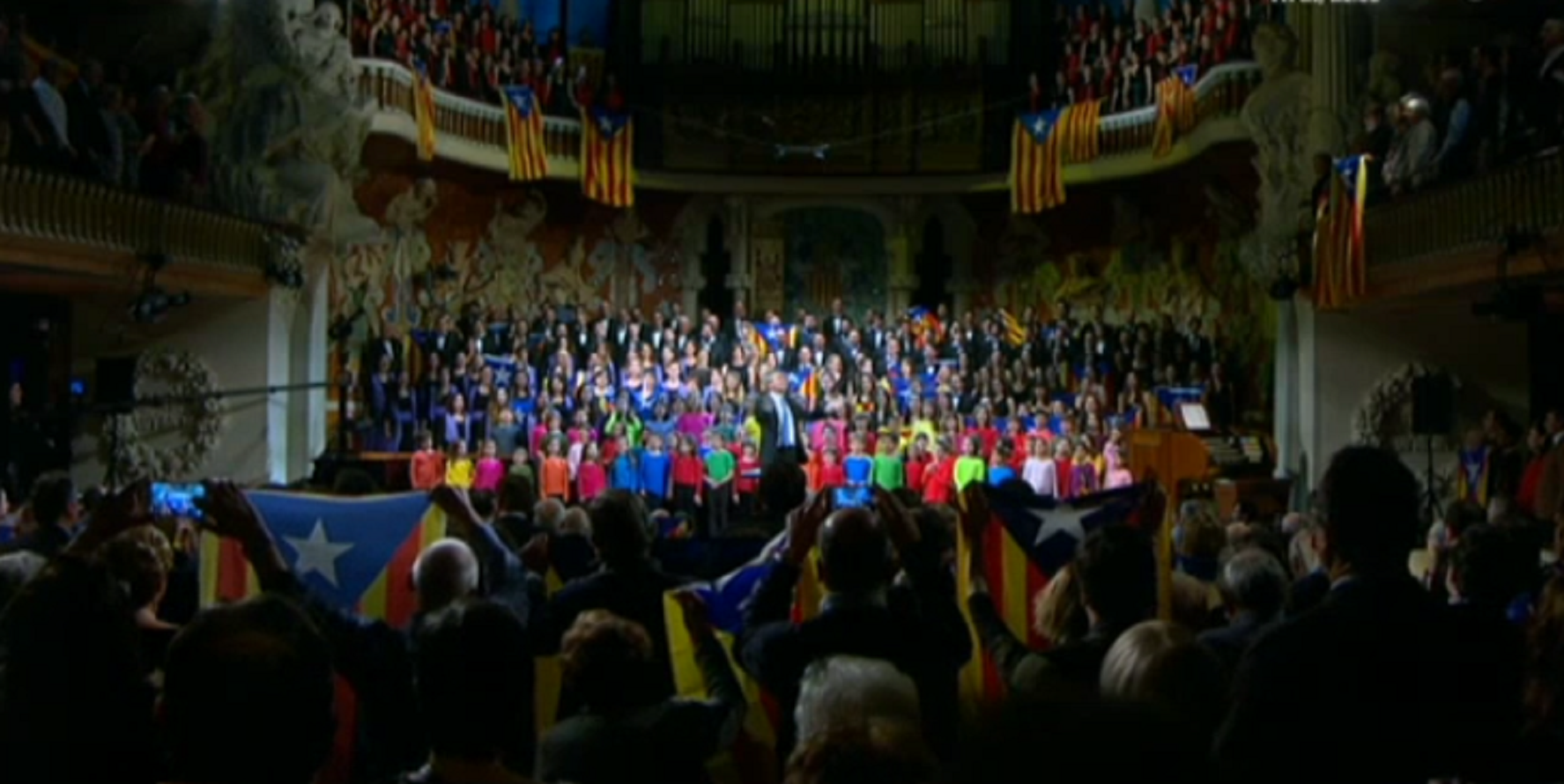 El 71,7% de catalanes está de acuerdo con convocar el referéndum, según 'La Vanguardia'