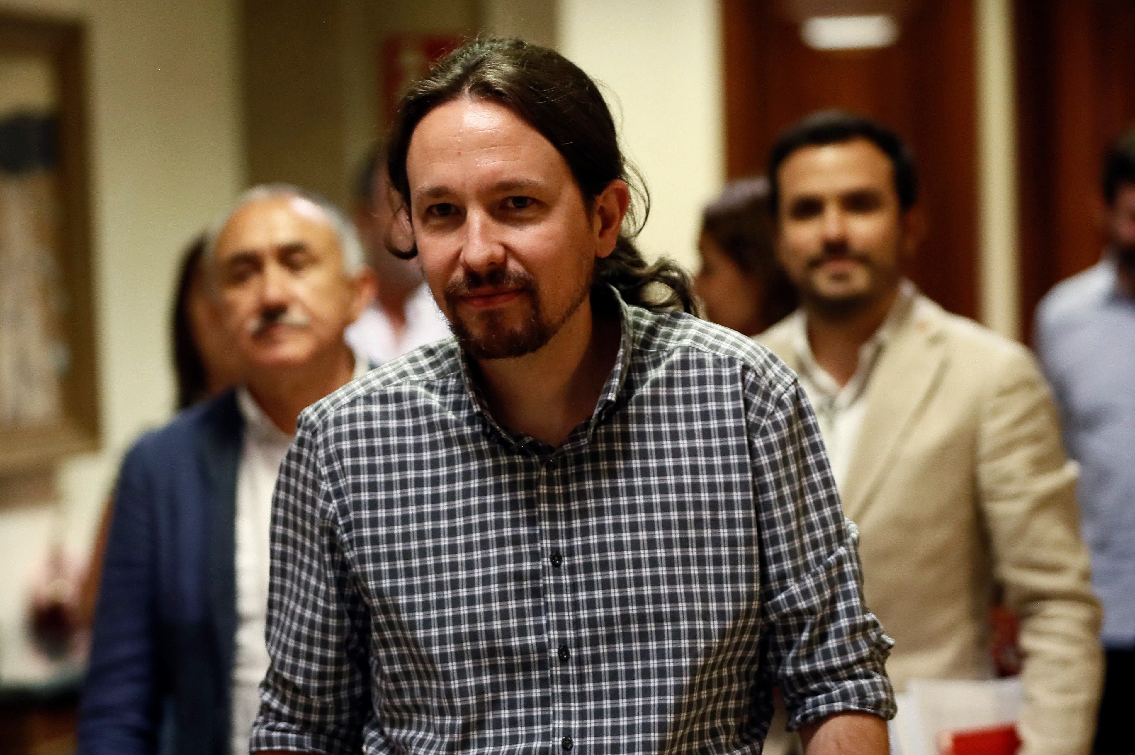 Iglesias reitera a Sánchez que sacrificará el referéndum si entra en el gobierno