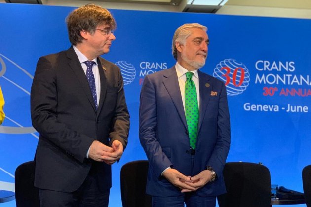 Puigdemont i ministre Afganistan Crans Forum   M.L.