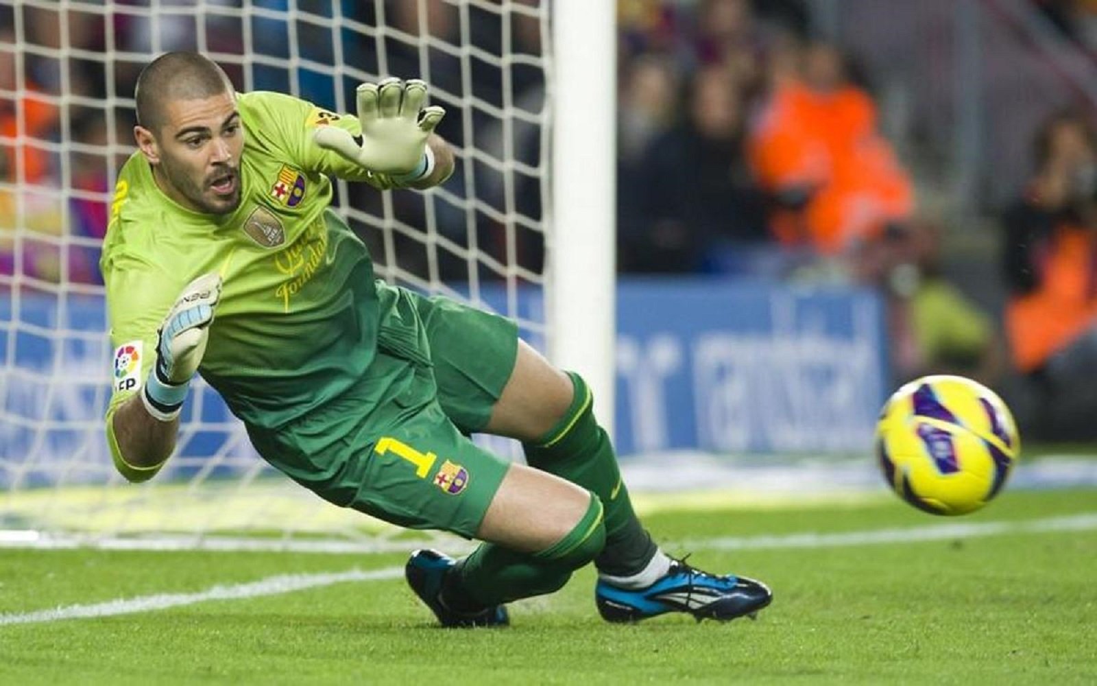 Víctor Valdés, recuerda su peor lesión: “Te has lesionado la rodilla… que pase otro. Tú ya no vales”