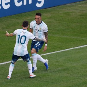 La Argentina de Messi no brilla pero disputará las semifinales contra Brasil (0-2)