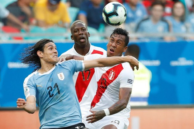 Cavani Uruguai Peru Copa America EFE