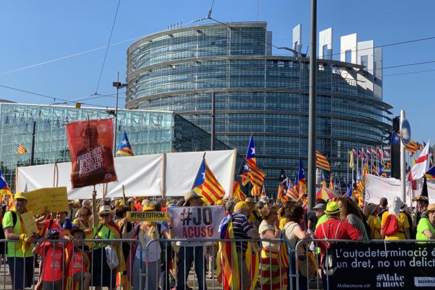 Estrasburg manifestació Parlament Europeu marta Lasalas Estrasburg manifestació Parlament Europeu marta Lasalas