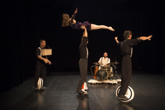 Les Acrostiches ExCENTRIQUES © Guillaume Fraysse 43x29 68Q7100