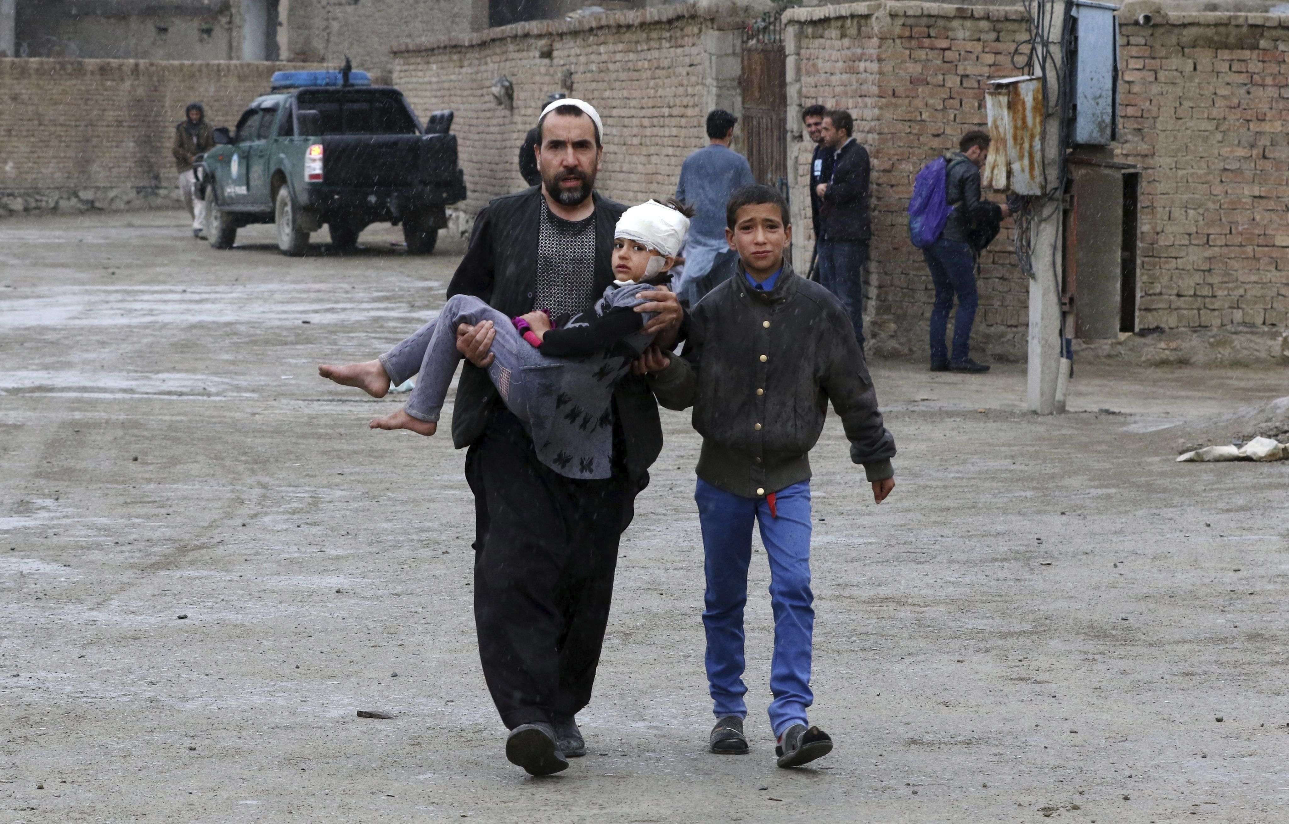 Decenas de muertos en Kabul en un atentado suicida talibán