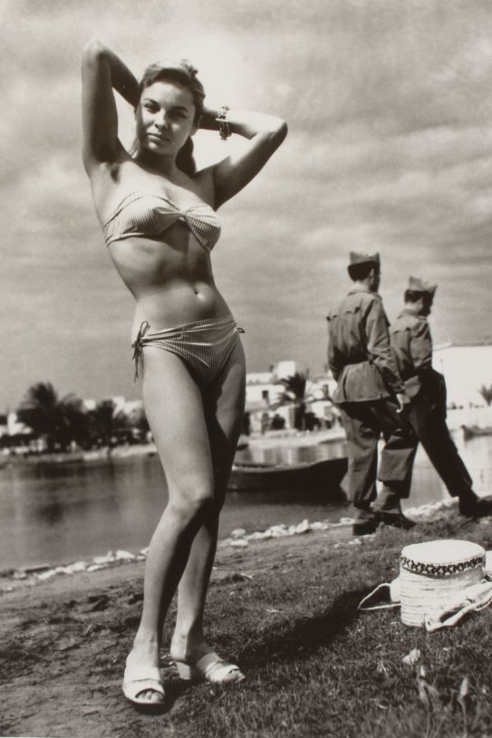 2. Oriol Maspons, Monique, primer bikini de Ibiza 1954 © Oriol Maspons, VEGAP, Barcelona, 2019