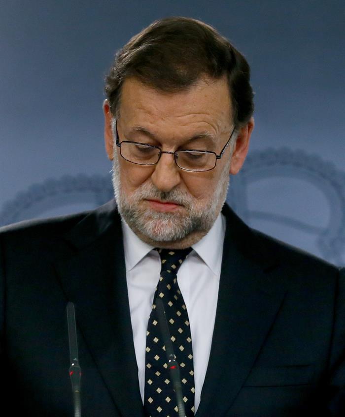 Rajoy declina ser candidato pero no tira la toalla
