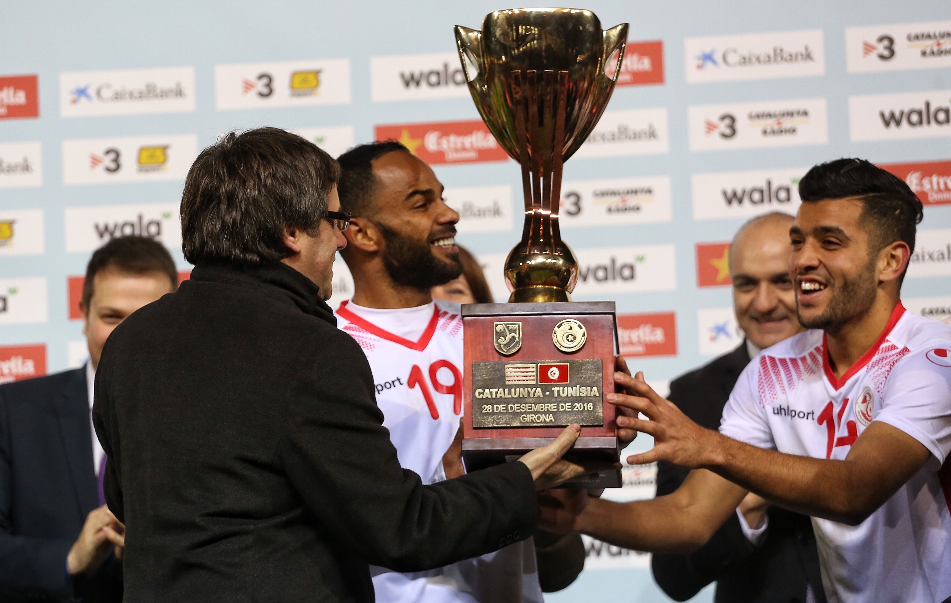 Puigdemont: "Catalunya se ha ganado a pulso competir oficialmente a nivel internacional"