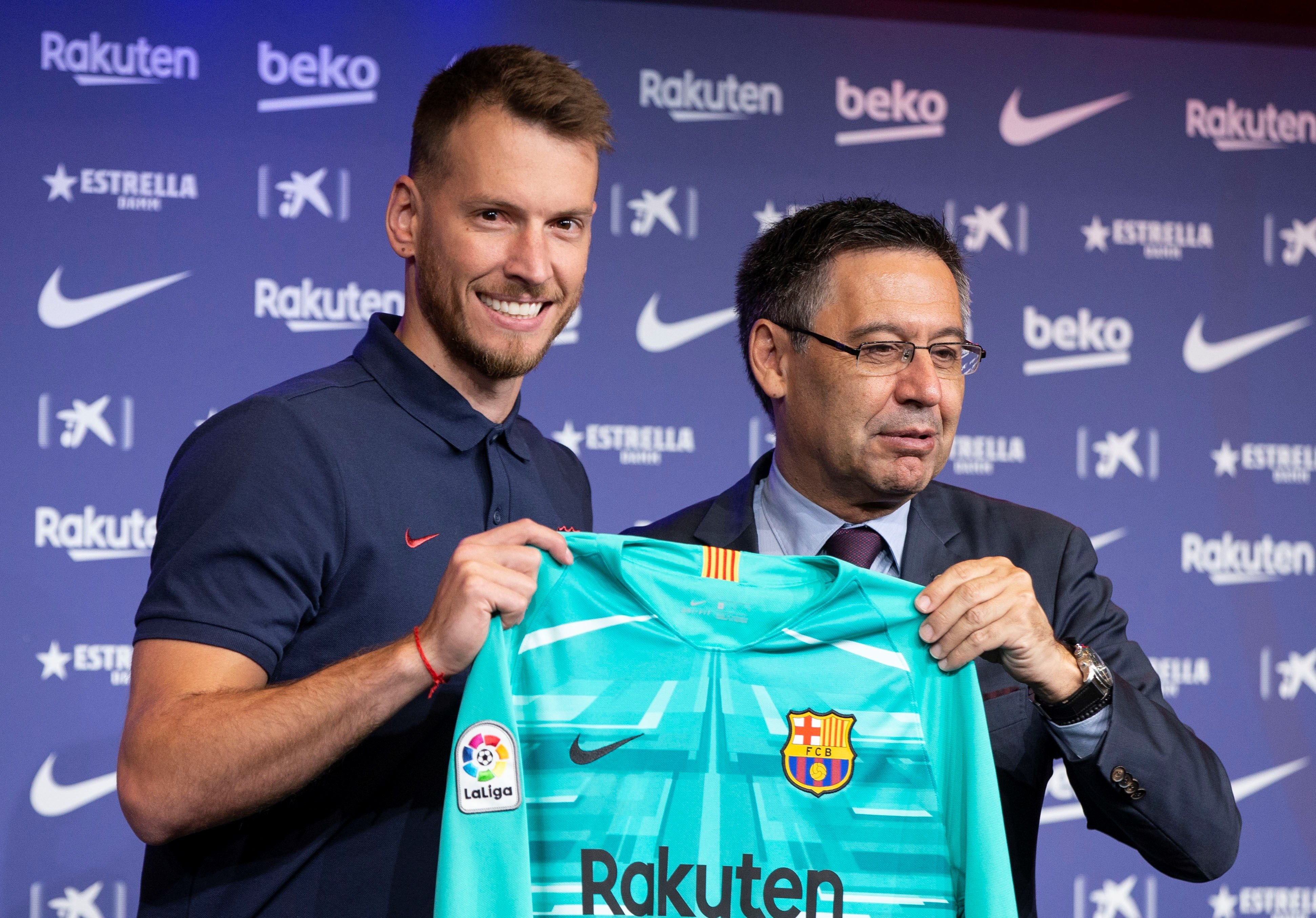 Bartomeu reconoce que el fichaje de Neto ha servido para cuadrar el presupuesto