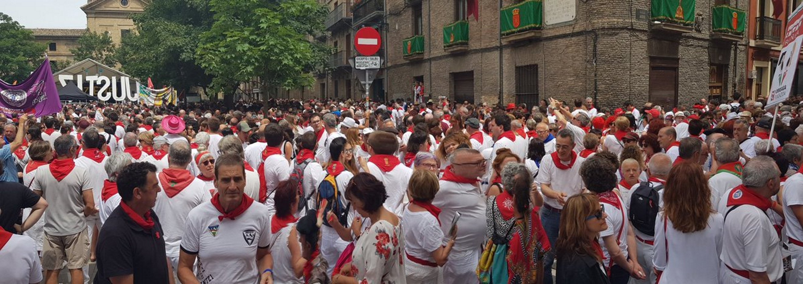 Concentració per la llibertat dels presos d'Altsasu, durant els Sanfermines