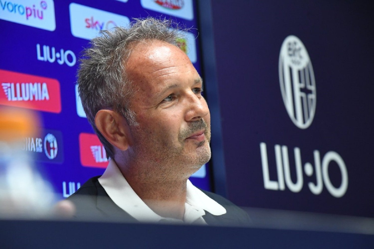El entrenador de un equipo de Primera División de Italia anuncia que tiene leucemia