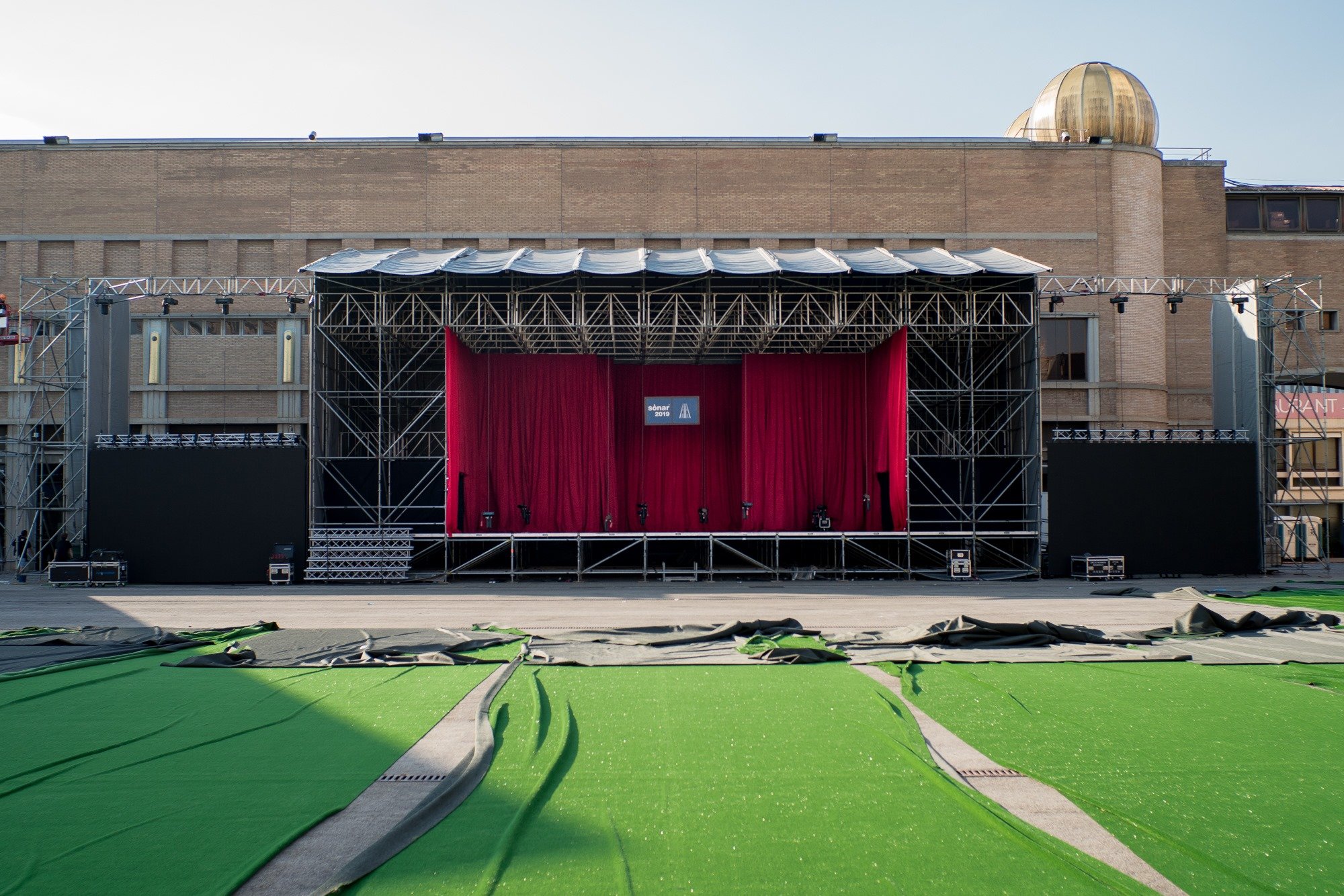 Els muntadors del Sónar s’ofereixen a “salvar” el festival si la Fira atura la licitació