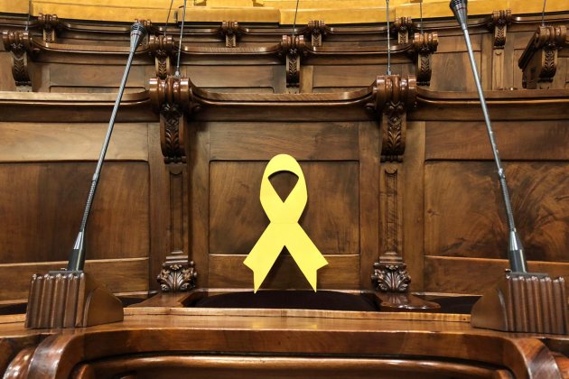 Lazo amarillo 2 ayuntamiento de Barcelona Quim Forn