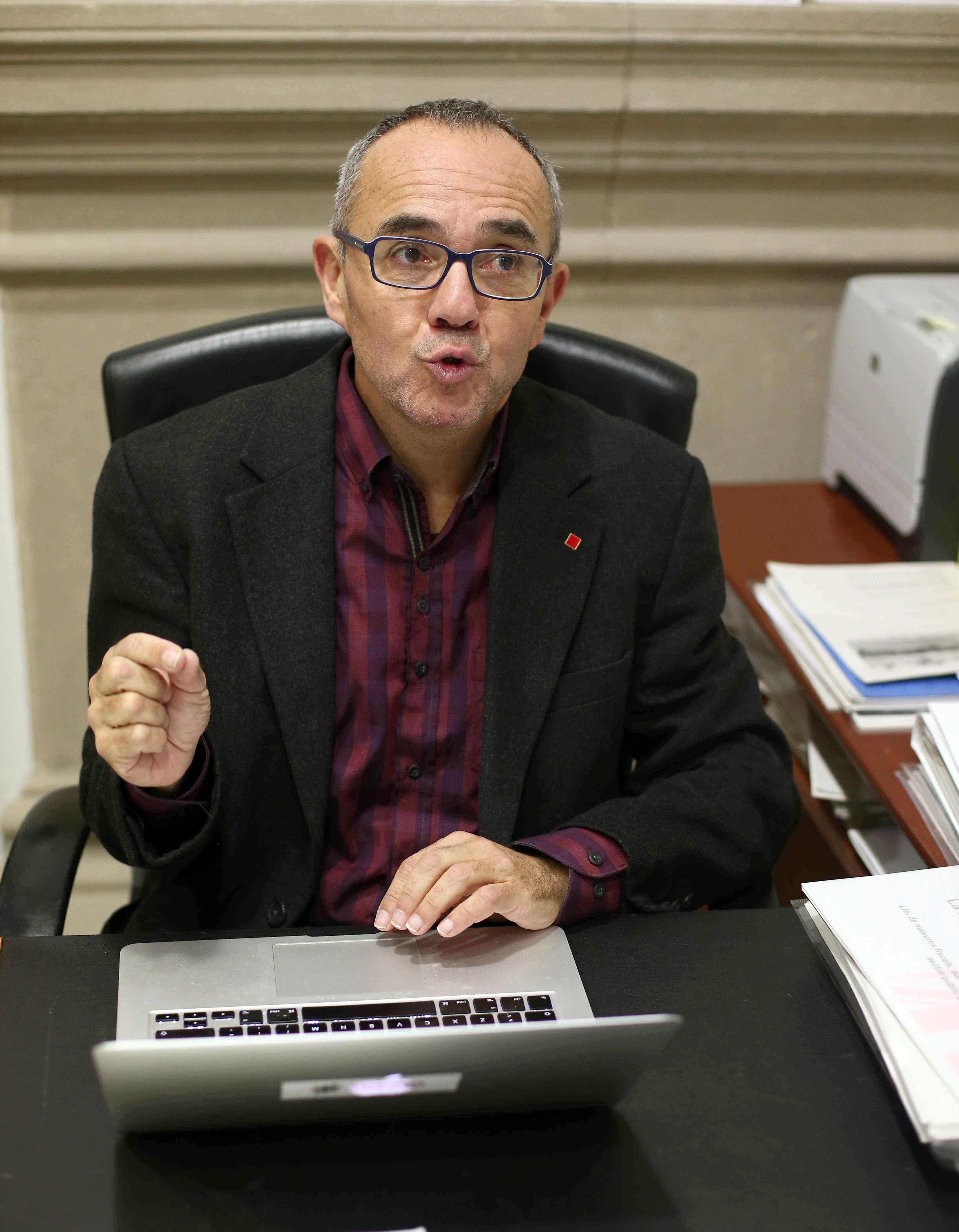 Coscubiela reclama al Govern una copia del informe sobre la reforma de impuestos