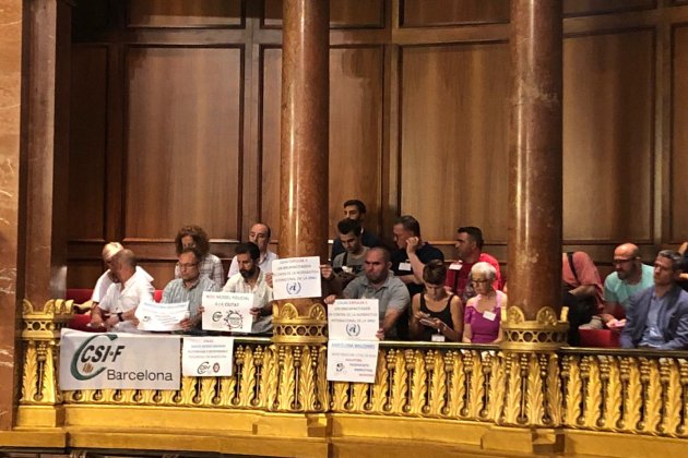 Treballadors TMB protesten ple Ajuntament de Barcelona   Marina Fernández