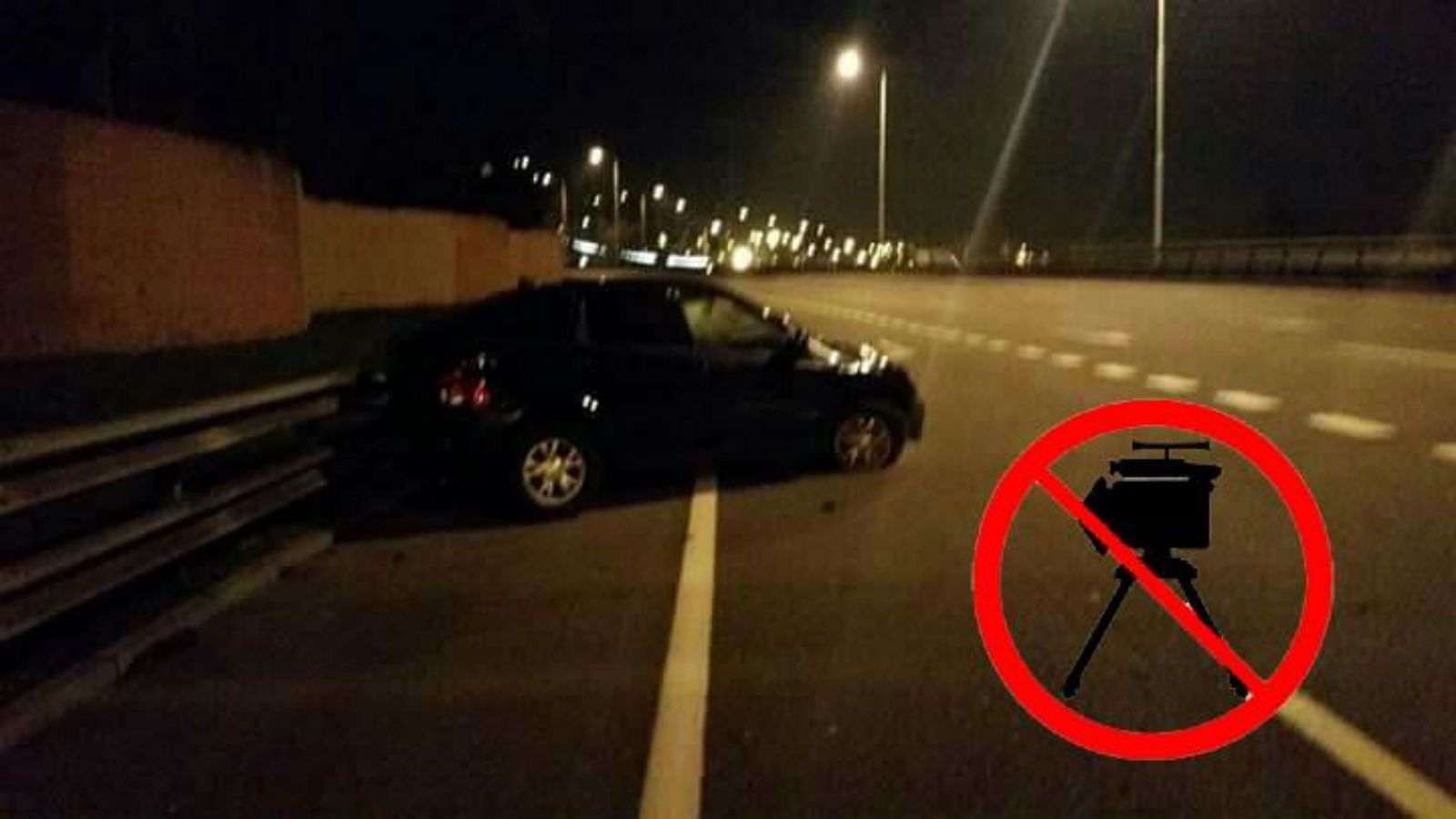 Té un accident i abandona el cotxe enmig de la Ronda de Dalt