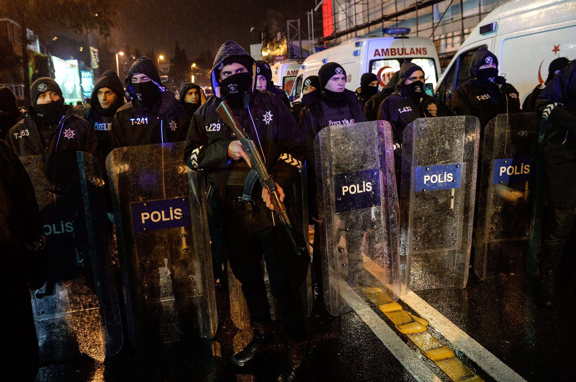 Detenen 12 persones per l'atac de Cap d'Any a Istanbul
