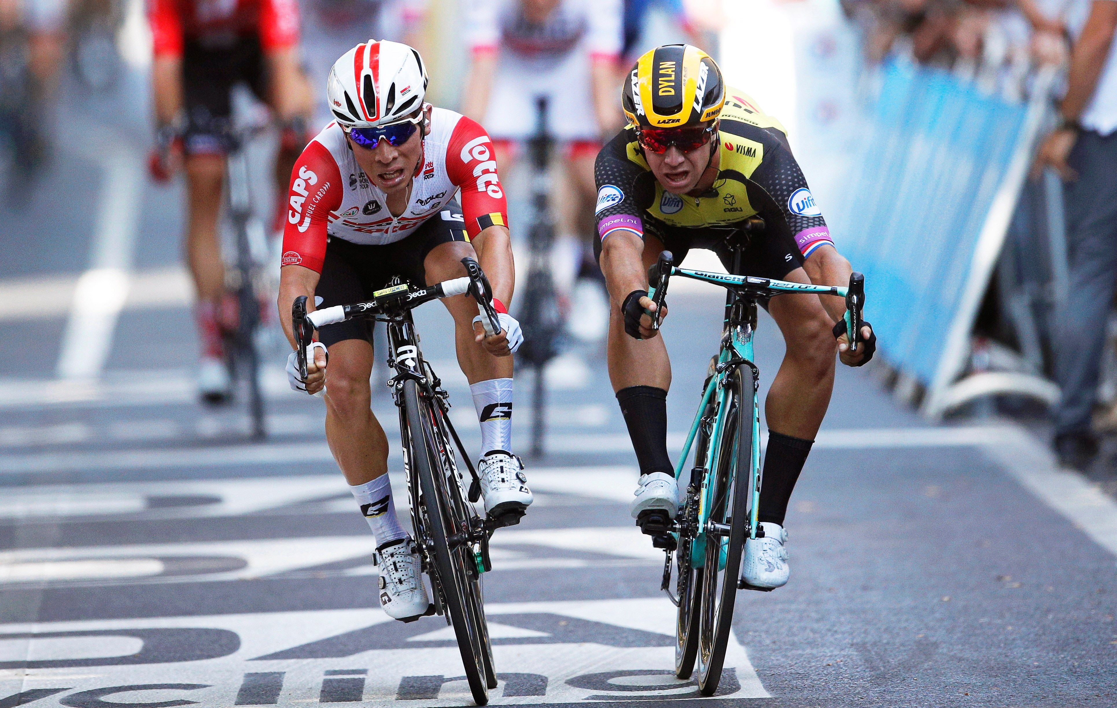 Unos centímetros de Ewan confirman la diversidad de sprinters en el Tour de Francia