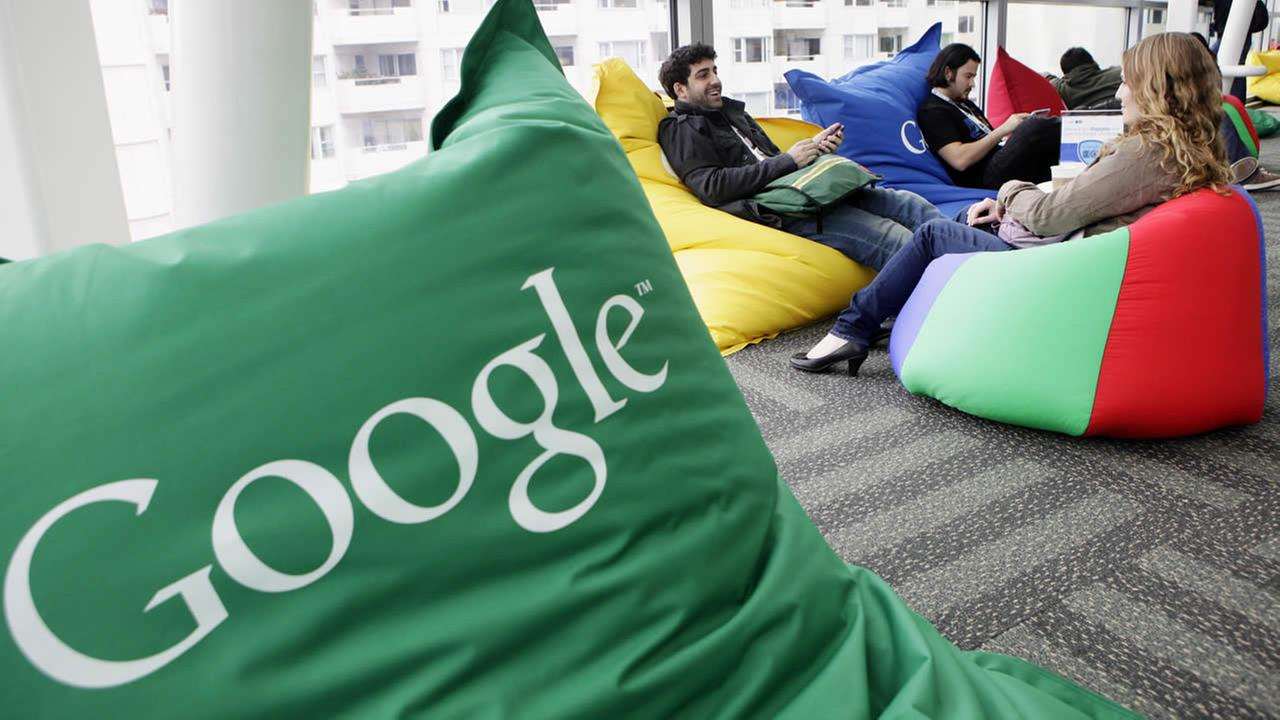 Brussel·les acusa Google d'abús de posició dominant per afavorir la instal·lació d'Android