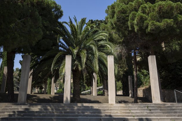 Columnes Fossar de la Pedrera noms guerra civil Memoria historica cementiri montjuic - Sergi Alcazar
