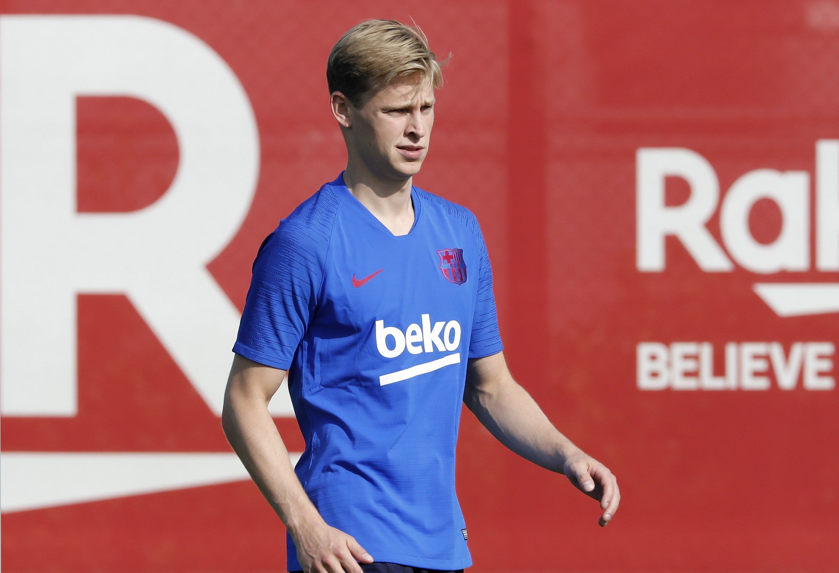 De Jong revela les sensacions dels primers dies i desitja que arribi una estrella