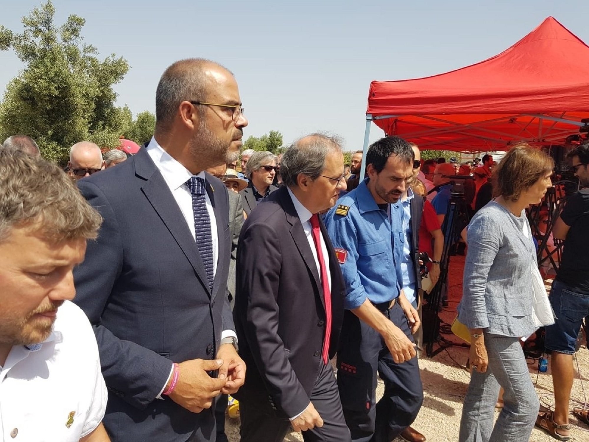 Torra agradece la labor de los bomberos que extinguieron el incendio de Horta de Sant Joan