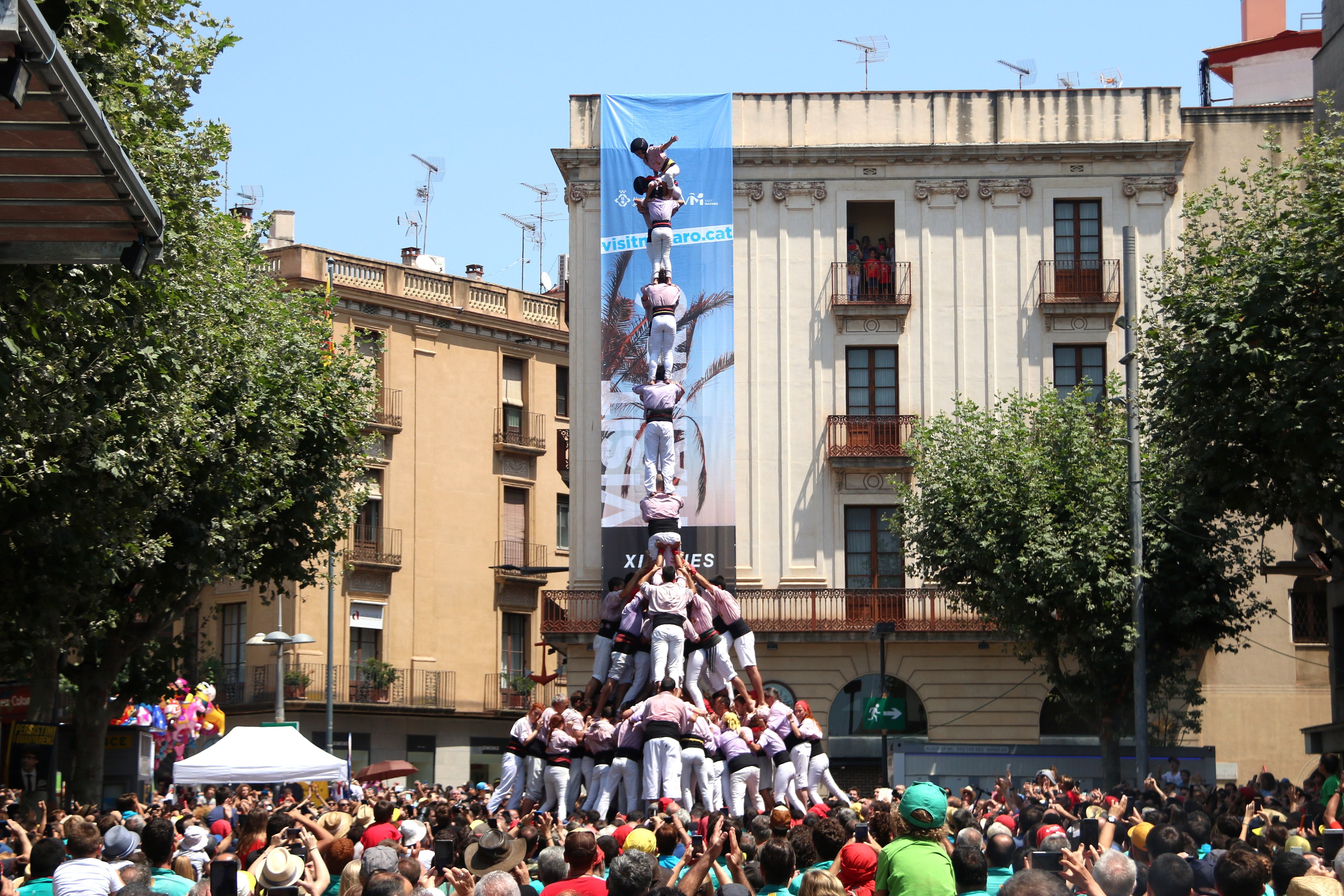 Els Verds i els Minyons porten castells de gamma extra a Les Santes de Mataró