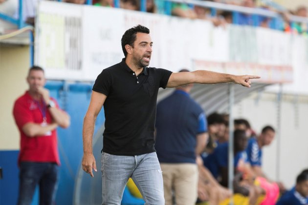 Xavi Hernandez senyala Al Sadd Palamos EFE