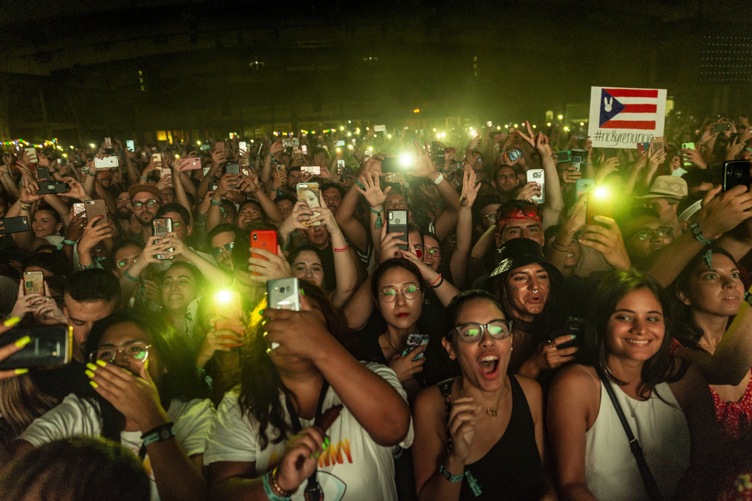 Sonar 2019 Public Bad Bunny - Sergi Alcàzar