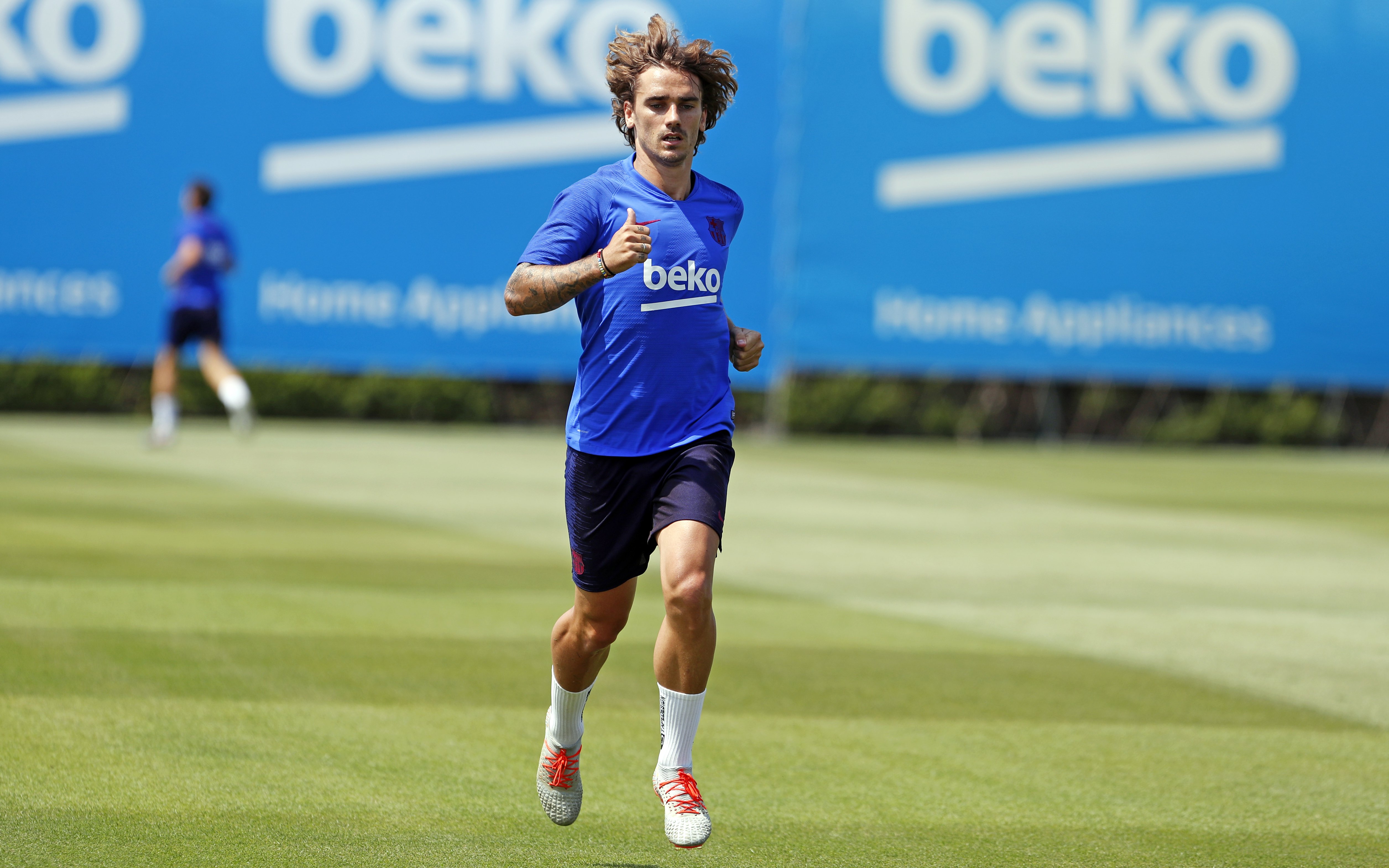 Griezmann, boig per jugar amb el Barça, esquiva les amenaces de l'Atlètic