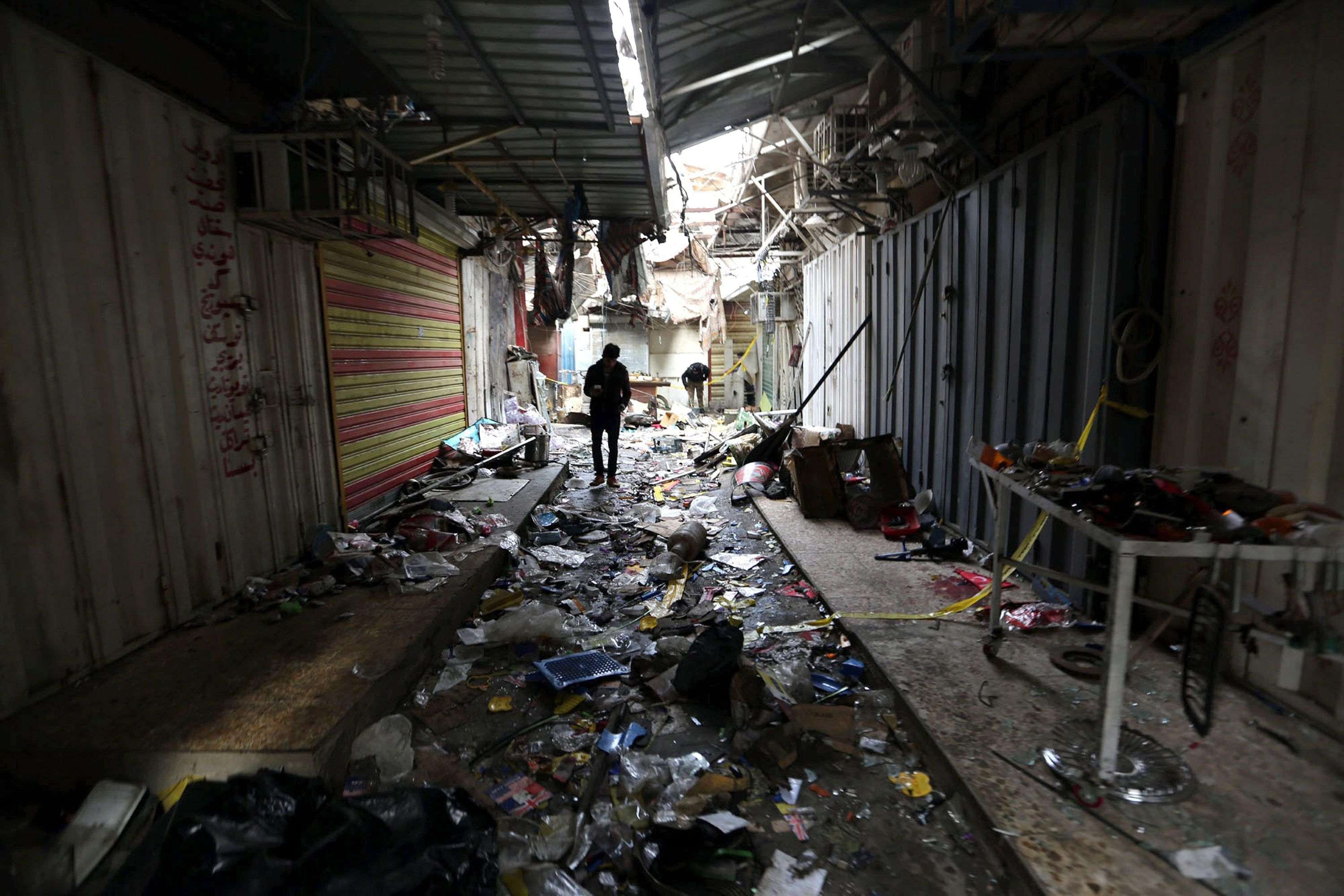Almenys 37 morts i 65 ferits per un cotxe bomba a Bagdad