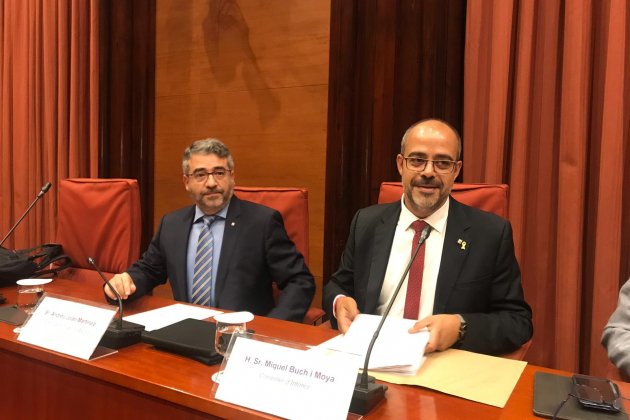 Miquel Buch parlament - Gemma Liñán