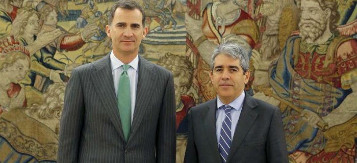 El Rei continua buscant candidat a la investidura