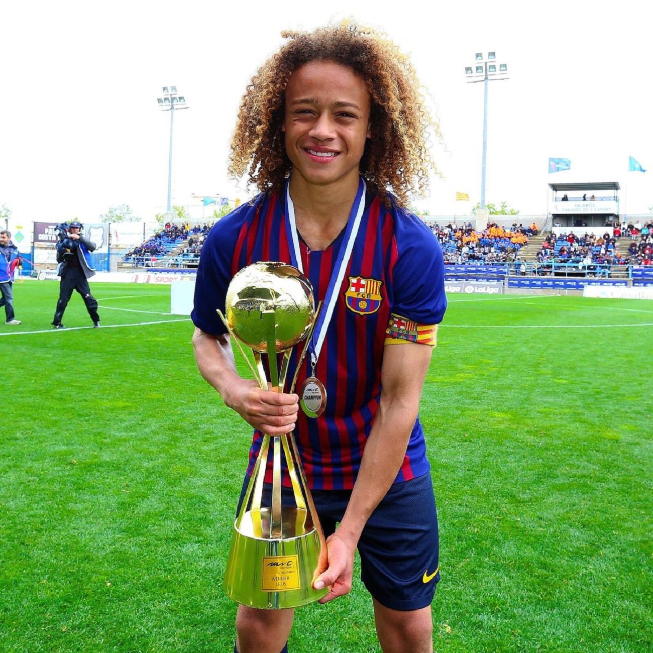 El Barça pierde a Xavi Simons, otra joya de la Masia