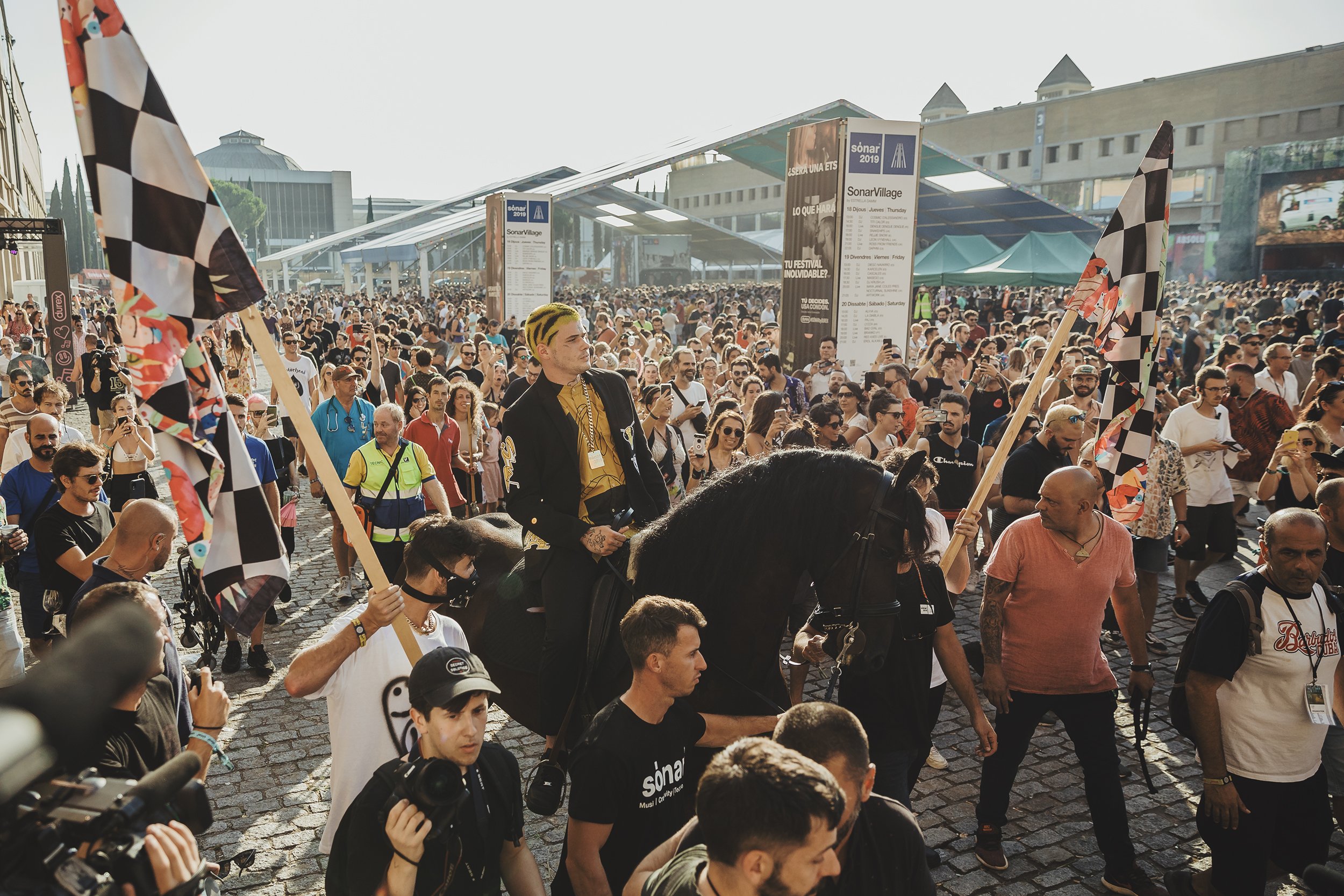 El PACMA denuncia la utilización de animales en el Sónar para la actuación de Cecilio G