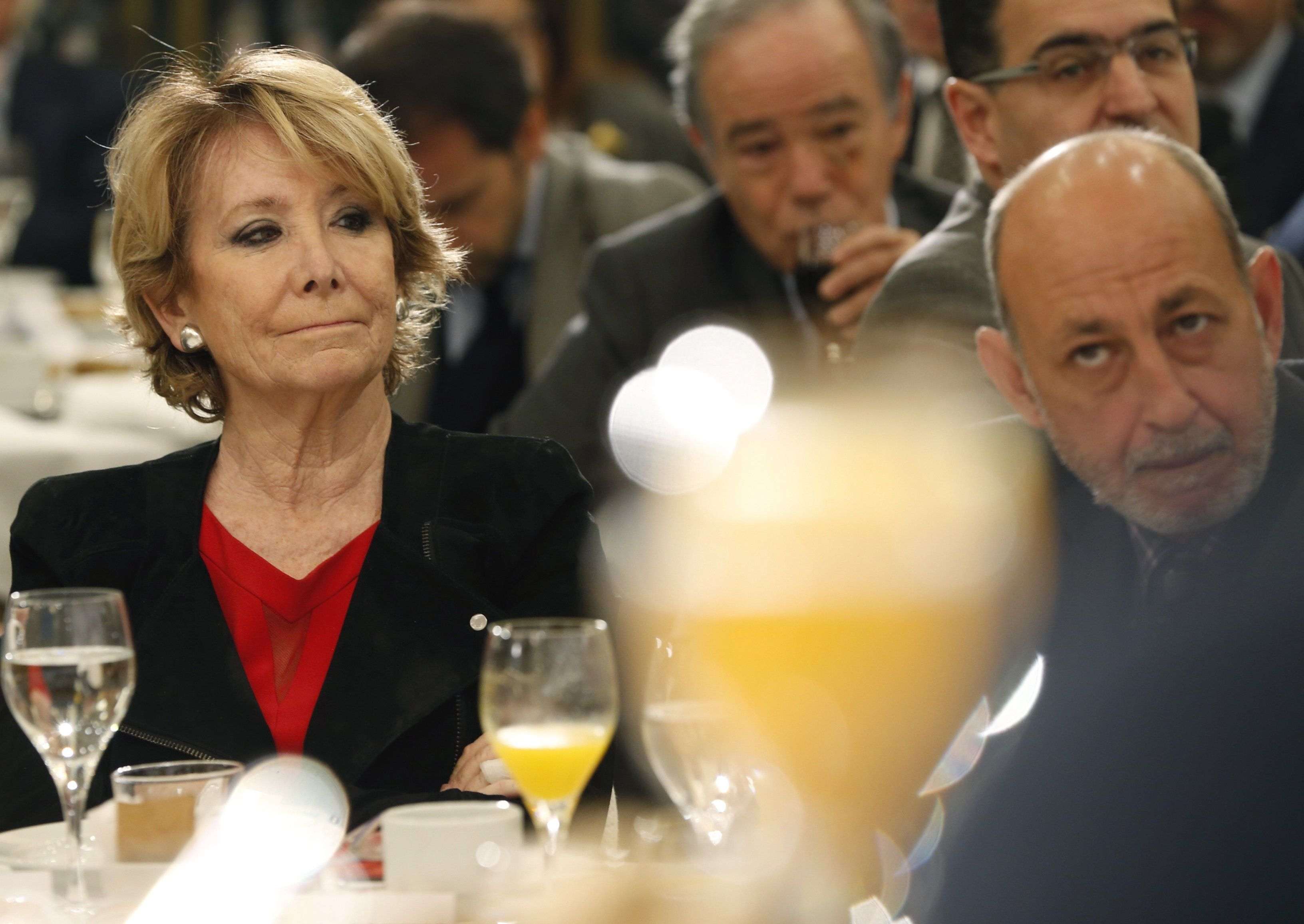 Esperanza Aguirre es planteja dimitir demà diumenge, segons Ok diario
