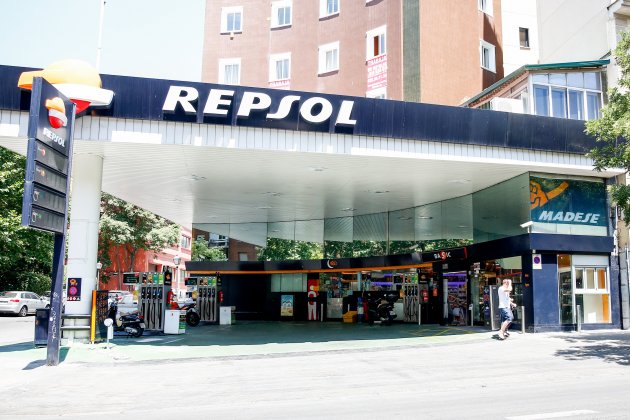 EuropaPress 2271810 Gasolinera Repsol en Madrid
