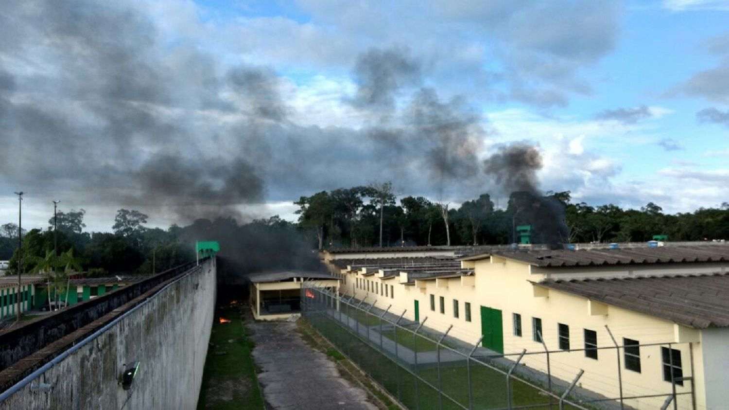 La tensió a les presons de Manaus acaba amb 60 morts i més de 100 fugats