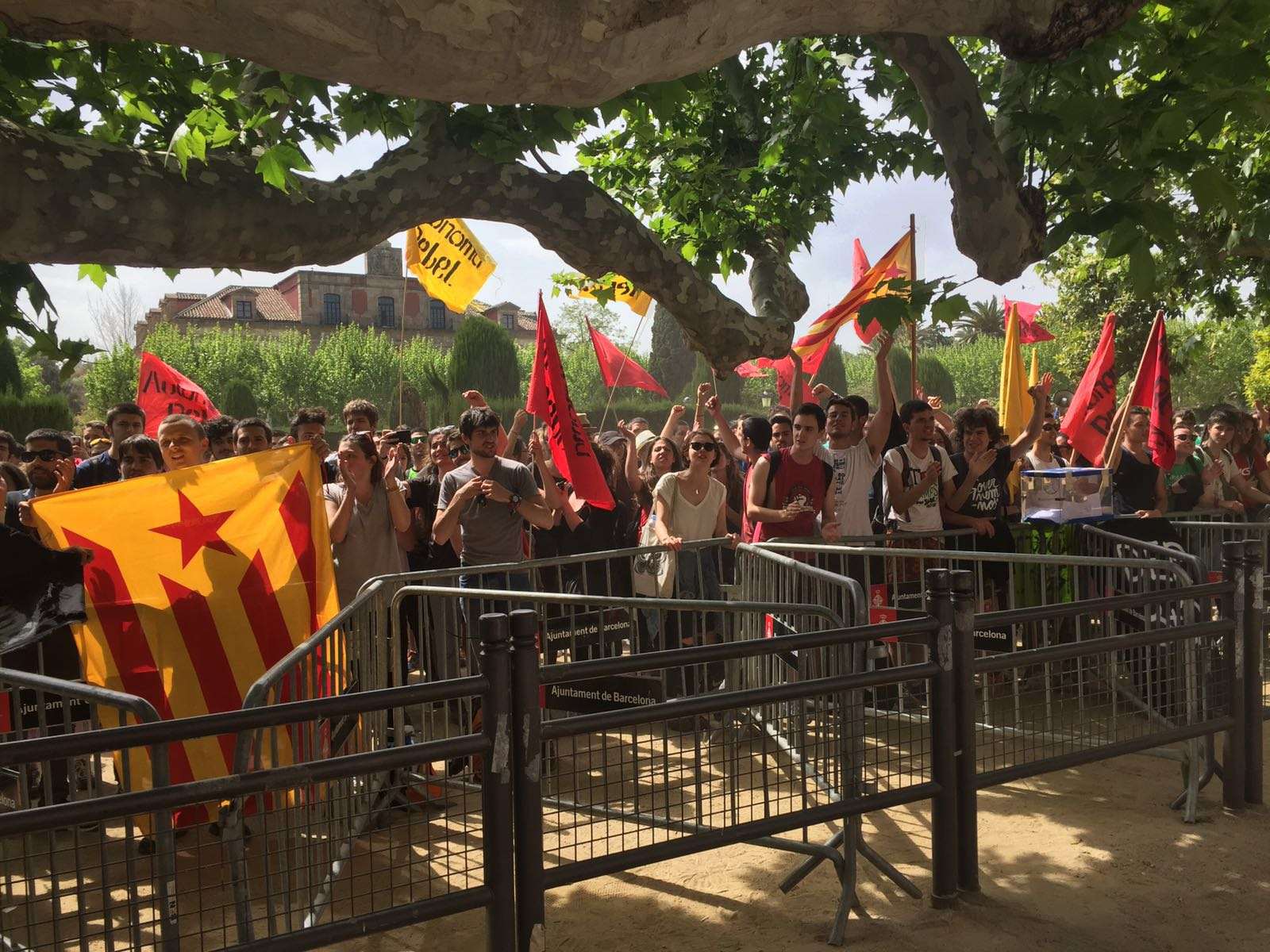 La marcha contra el 3+2 llega al Parlament