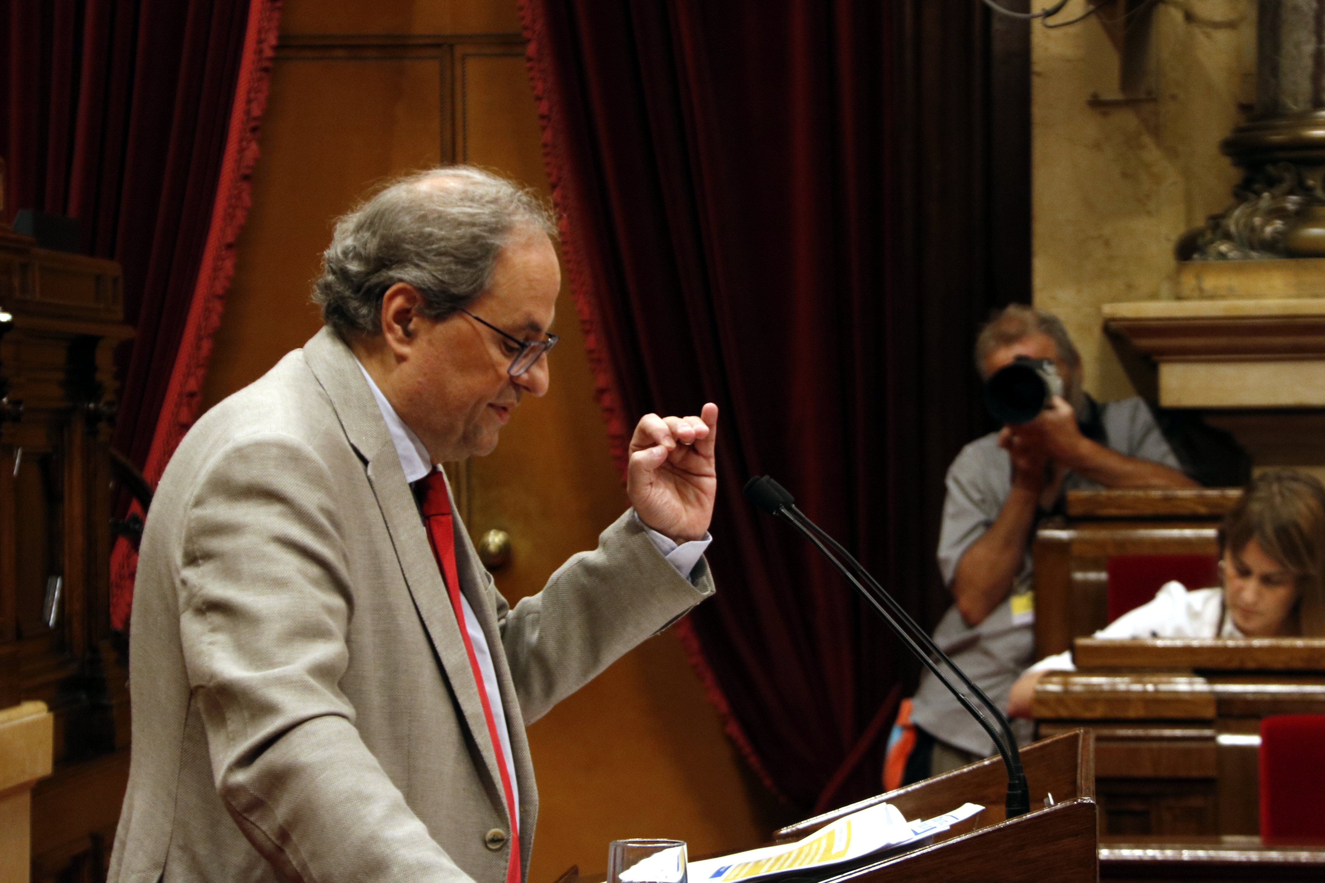 La Catalunya real aterra al Parlament i remou el tauler d'aliances
