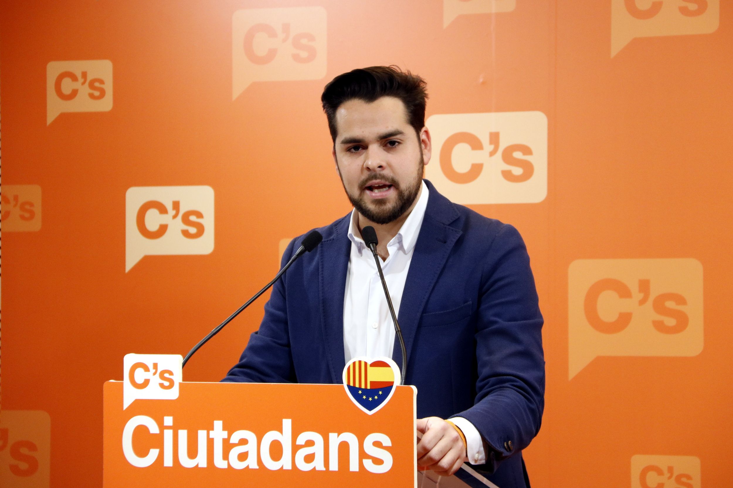 Cs acusa Sánchez de voler reformar la Constitució per acontentar Puigdemont