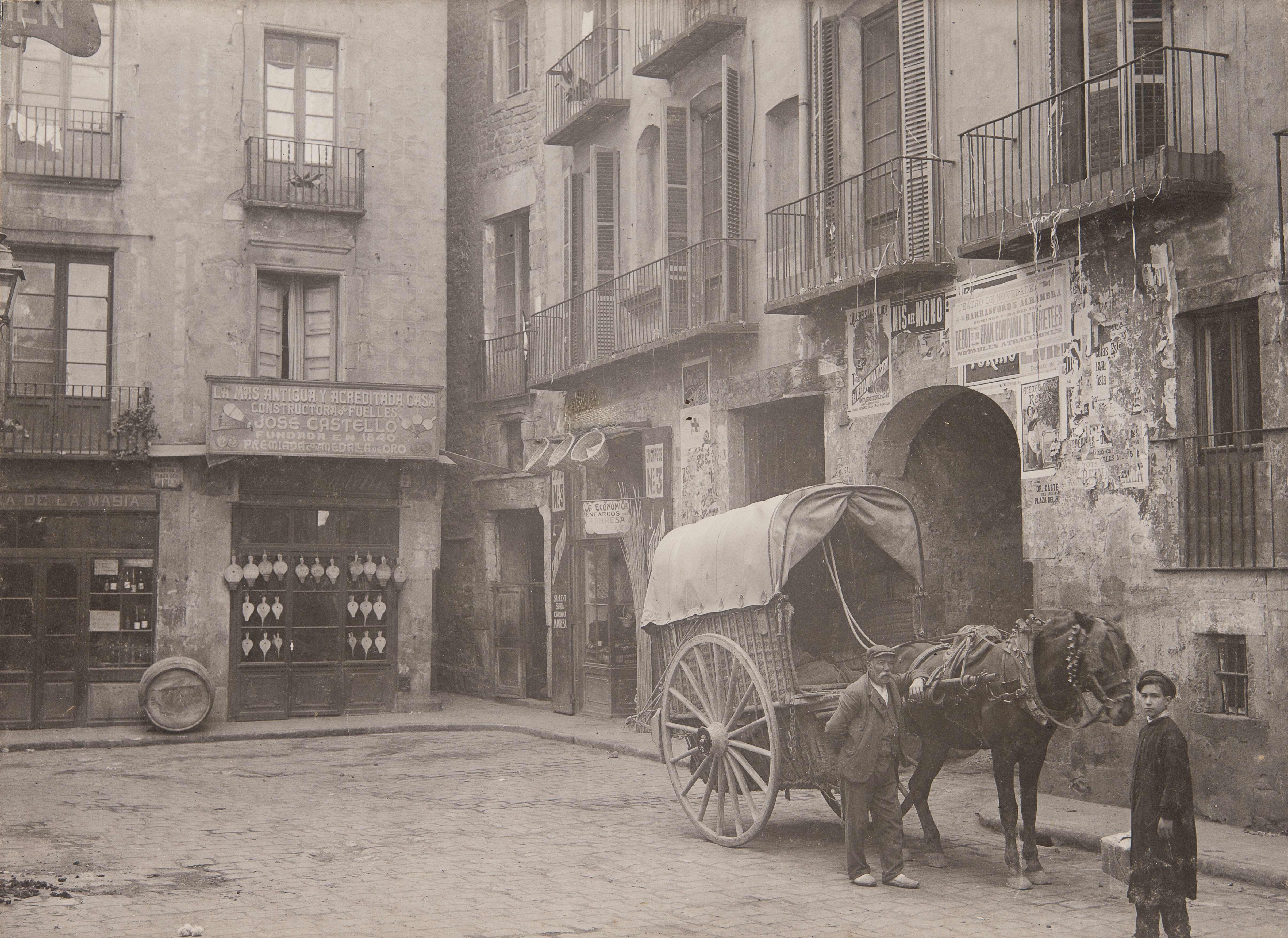 El Arxiu Fotogràfic resucita la Barcelona destruida por la Via Laietana