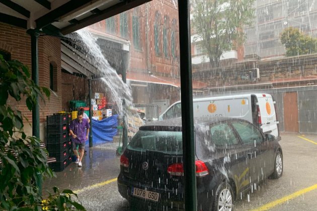 mercado Galvany. Barcelona lluvia