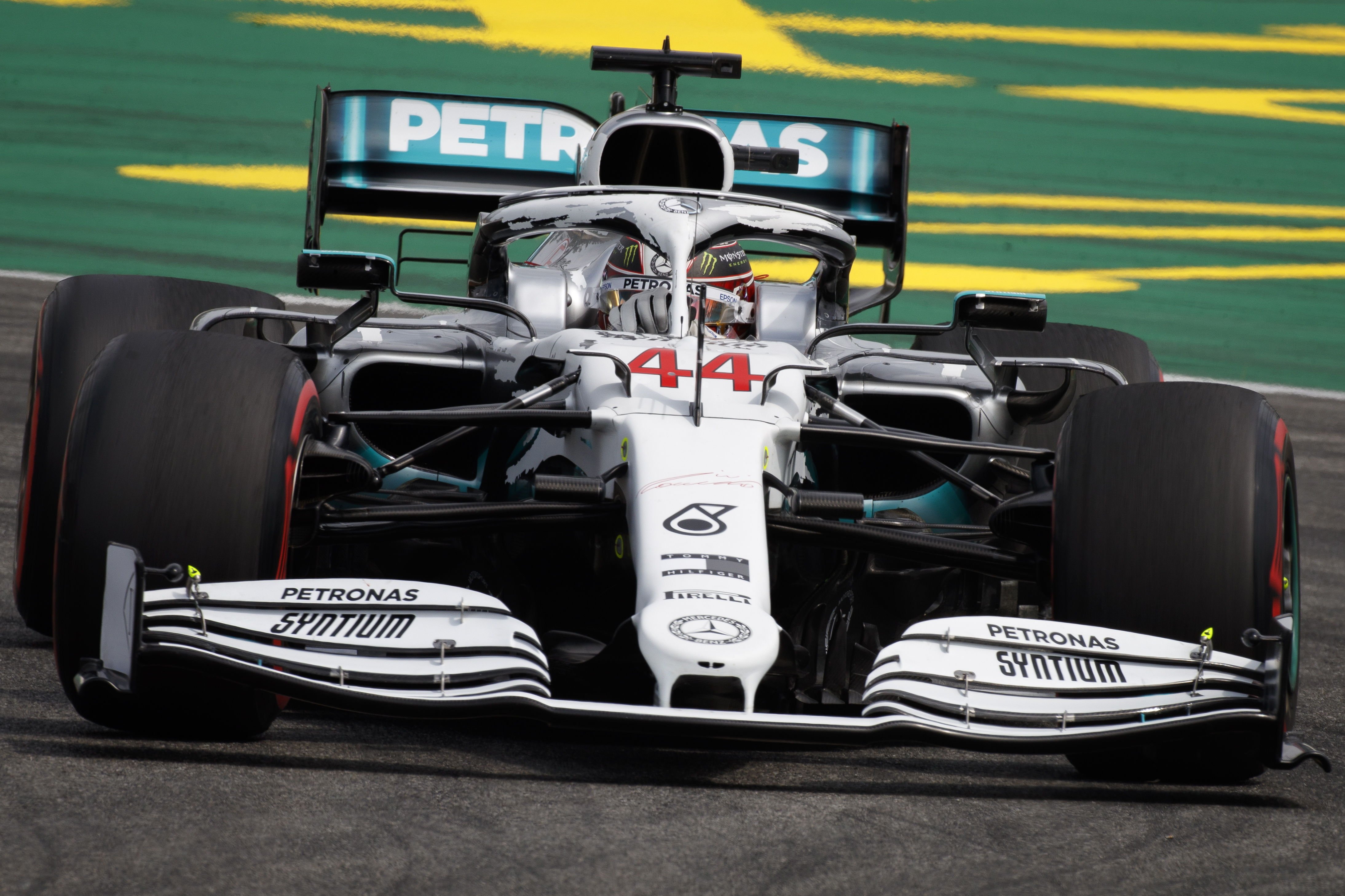 Hamilton aconsegueix la 'pole' a Alemanya i Ferrari s'enfonsa
