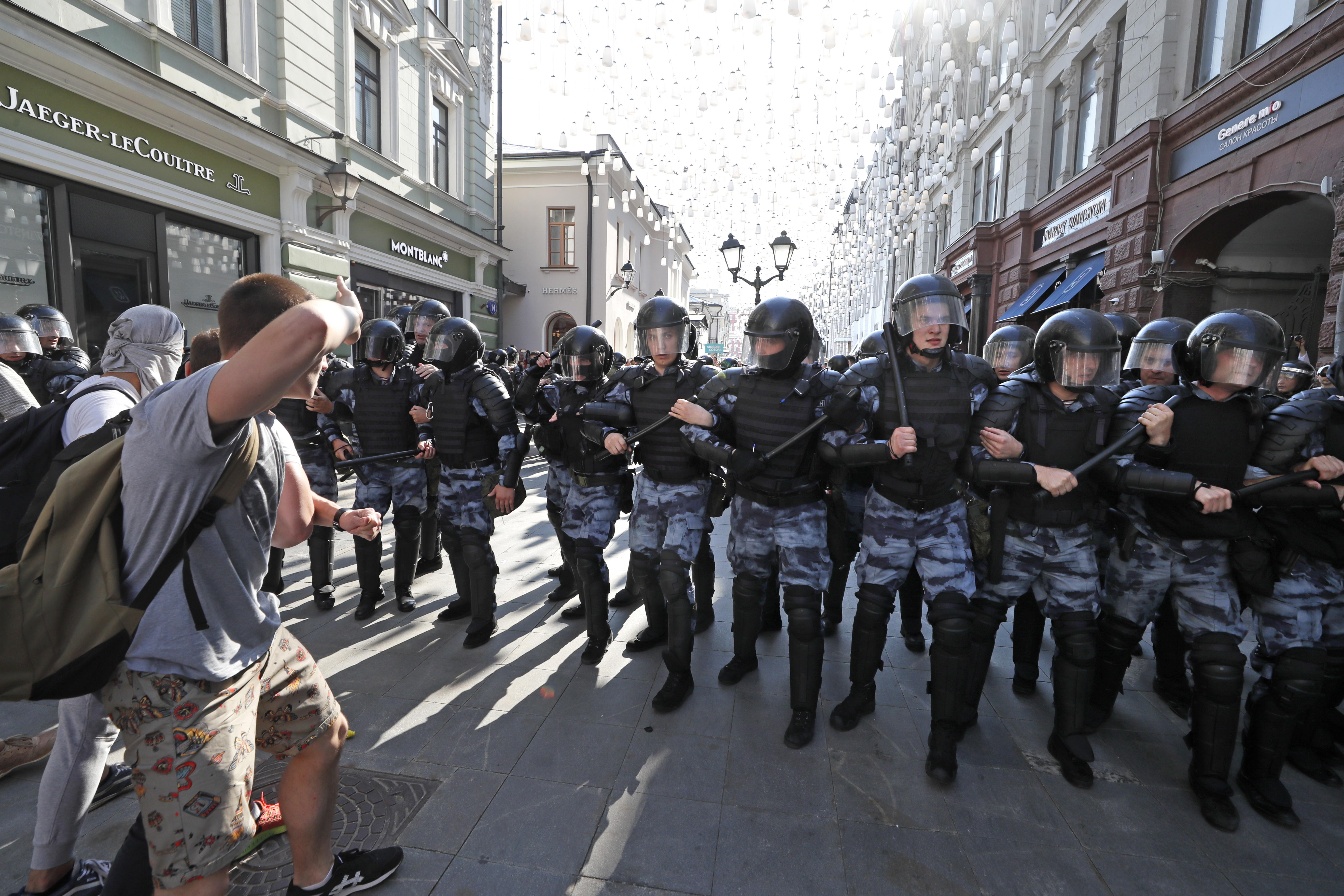 Más de 1.000 detenidos en una protesta electoral en Moscú