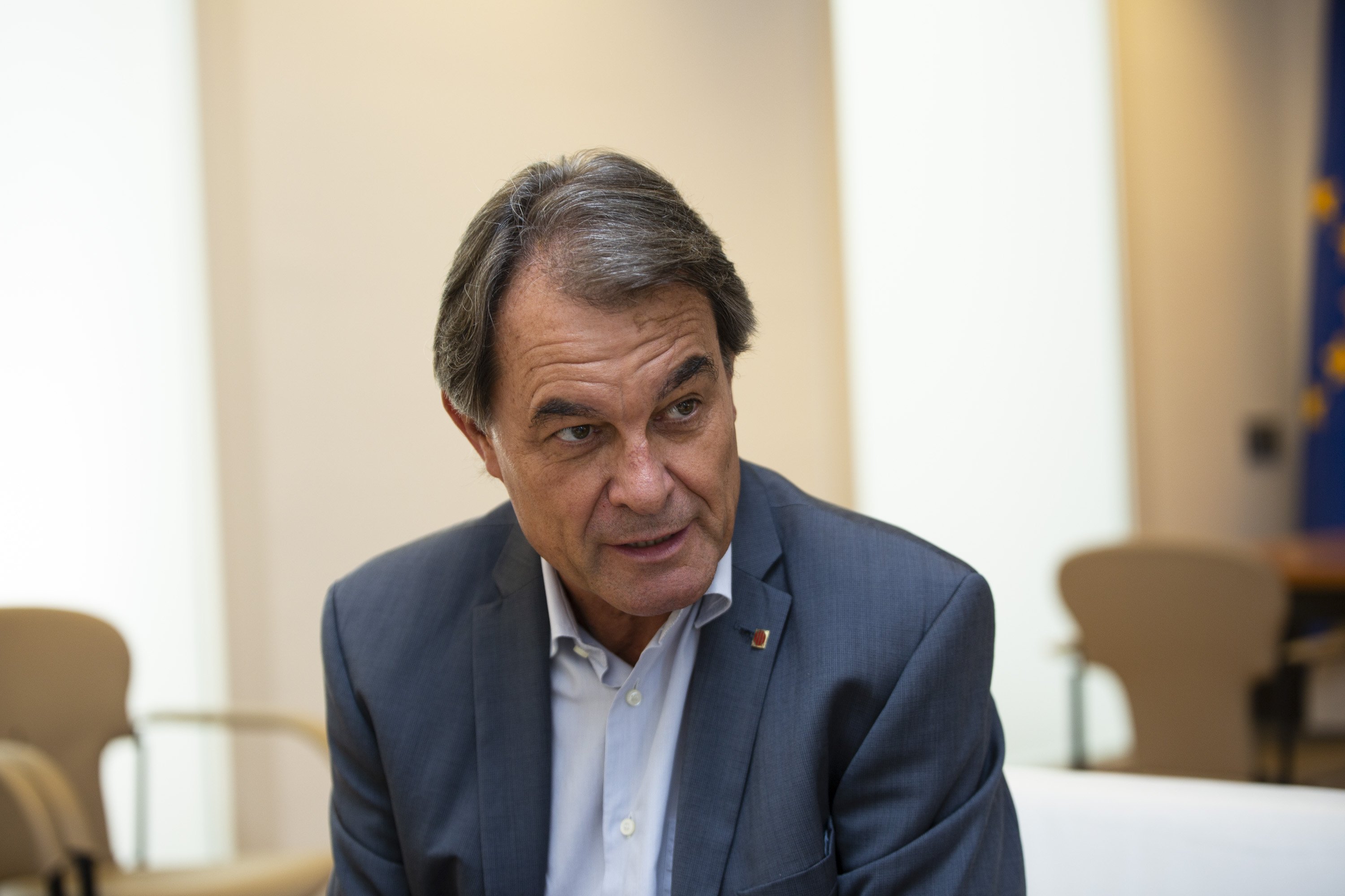 Mas: "Tenemos que intentar sacar al PSC del bloque del 155"