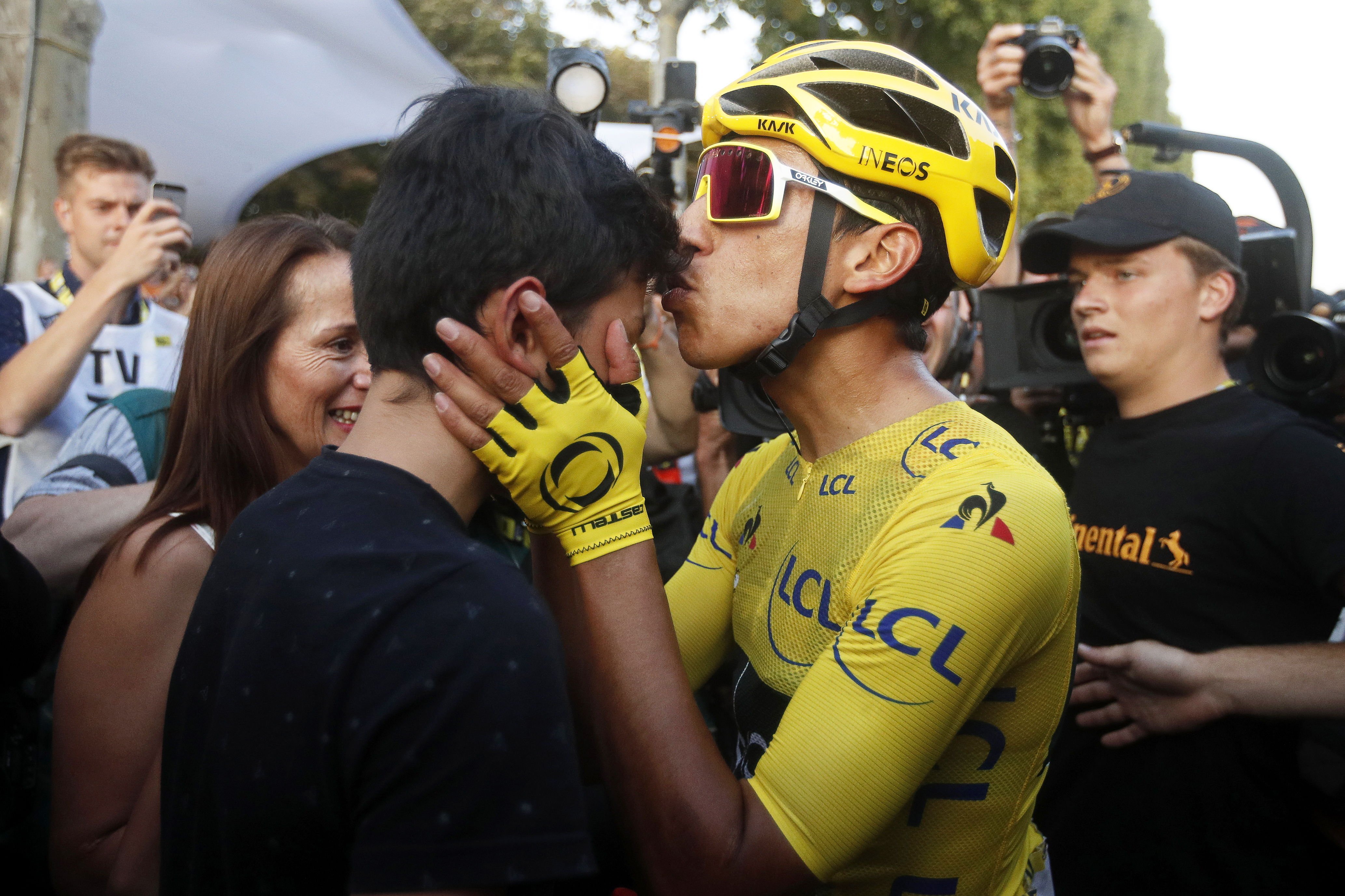 Egan Bernal hace historia al ganar el Tour de Francia