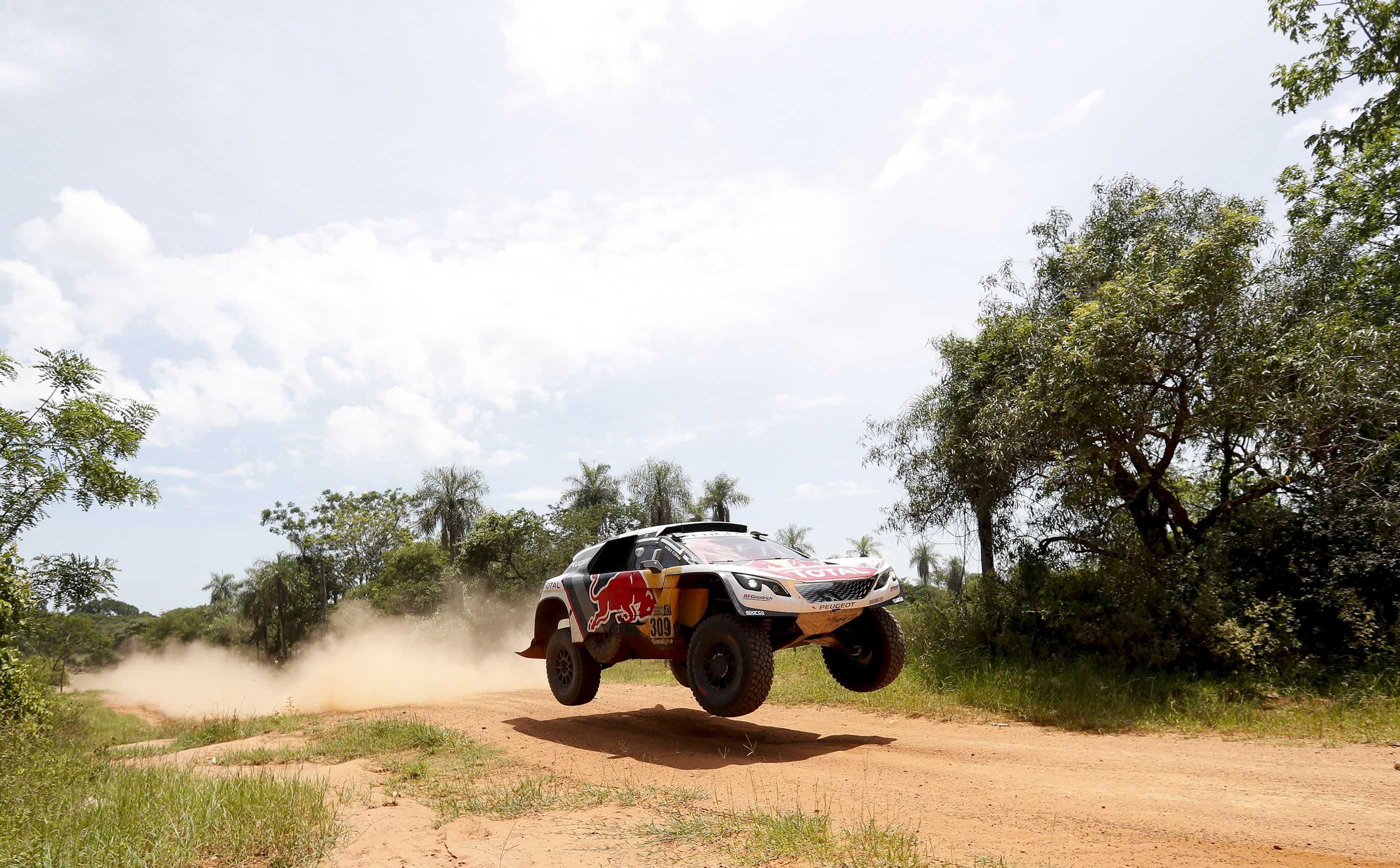 Día 2: Loeb sorprende a todo el Dakar