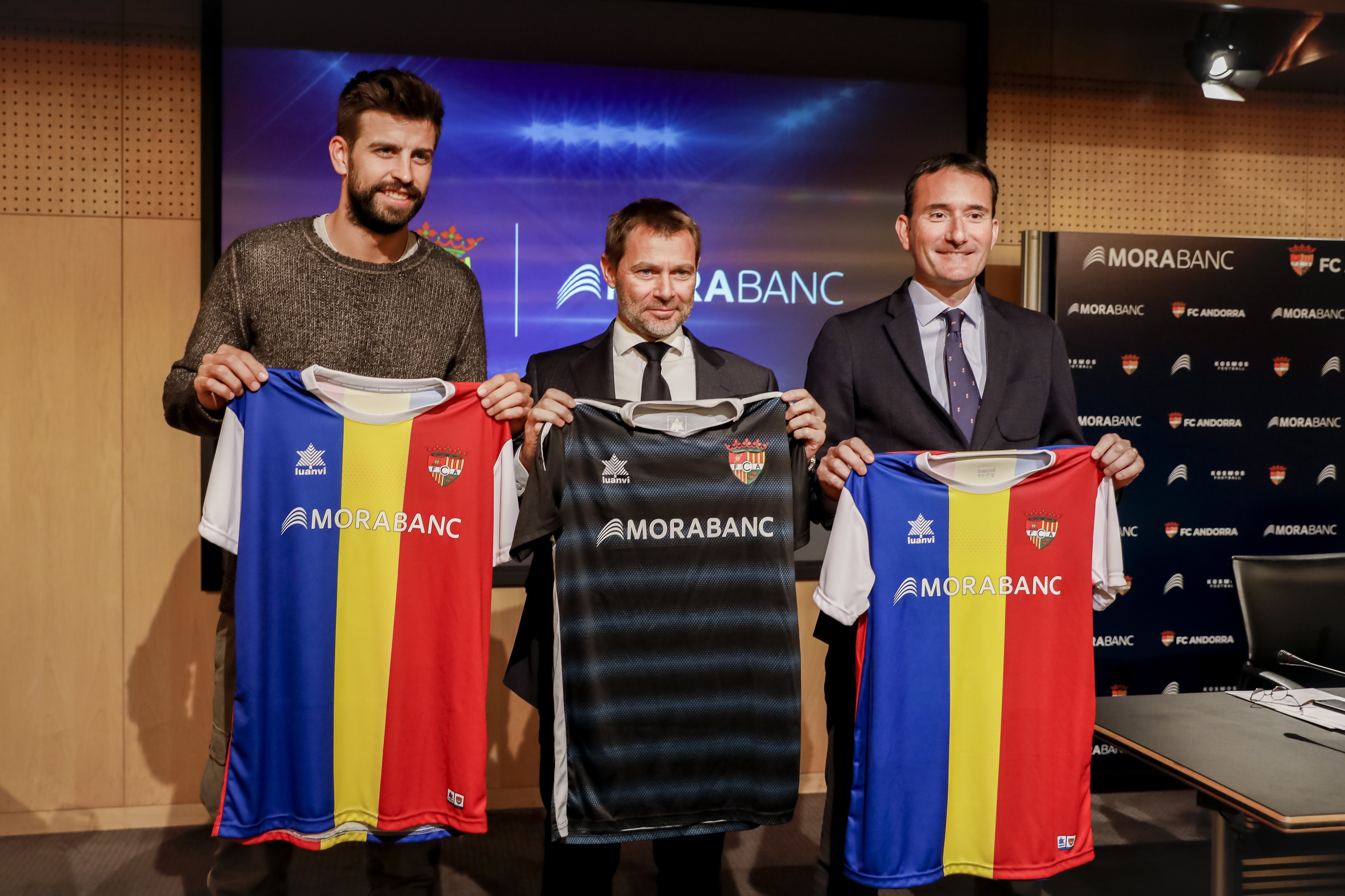 Piqué vol sentir l'himne de la Champions a Andorra